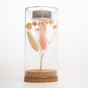 Photophore en verre avec fleurs séchées