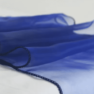 Chemin de table en organza bleu
