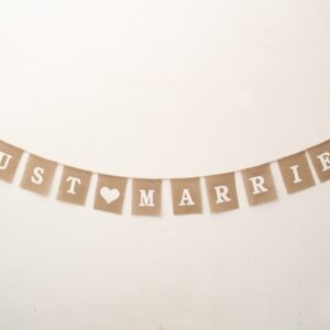 Guirlande en toile de jute "Just Married"