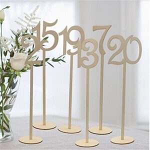 Numéro de table en bois clair